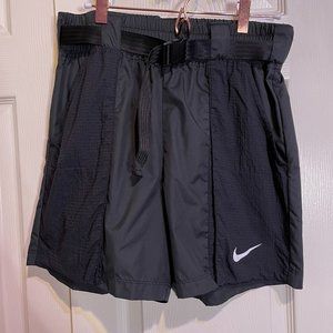 Nike Cargo Style Women's Pull on Shorts with Belt - Size M